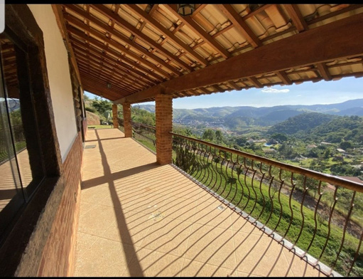 Casa com 3 quartos para venda no bairro Retiro em Juiz de Fora, MG