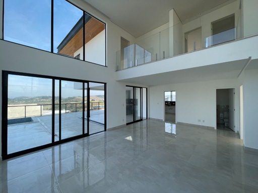 Sala c/pé direito duplo