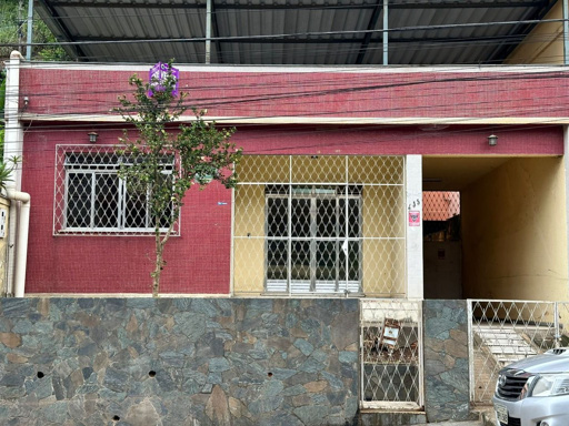 Casa com 3 quartos para venda no bairro São Bernardo em Juiz de Fora, MG