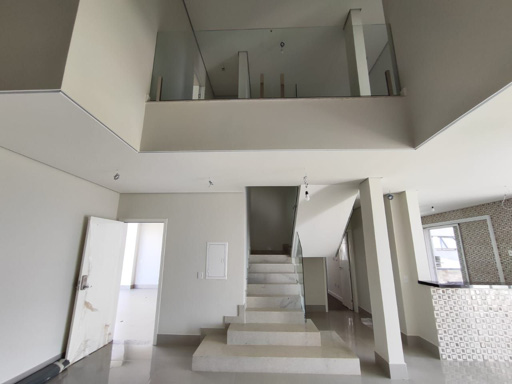 ESCADA PARA 2°ANDAR