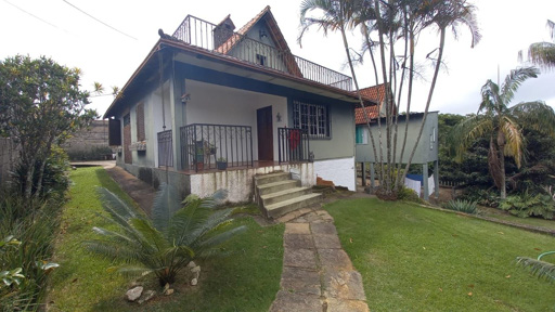 Casa com 4 quartos para venda no bairro Aeroporto em Juiz de Fora, MG