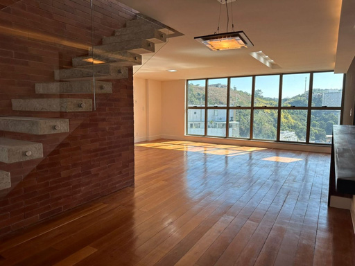SALA AMPLA