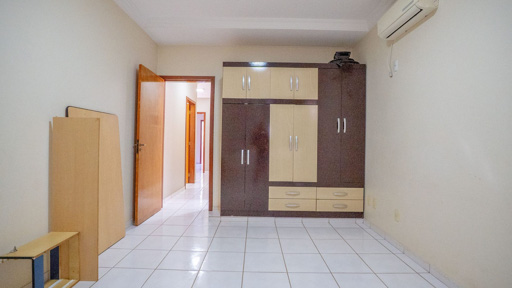 Casa 3 Quartos em frente à praça à venda, Loteamento Portal do Sol 1, Goiânia - Foto