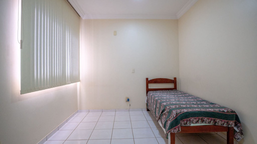 Casa 3 Quartos em frente à praça à venda, Loteamento Portal do Sol 1, Goiânia - Foto