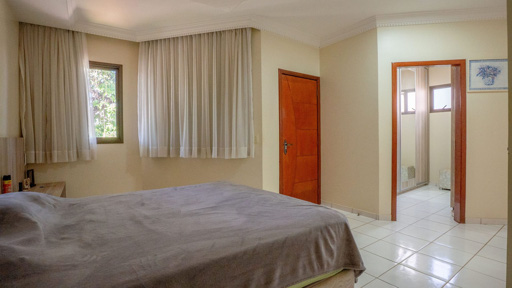 Casa 3 Quartos em frente à praça à venda, Loteamento Portal do Sol 1, Goiânia - Foto