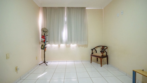 Casa 3 Quartos em frente à praça à venda, Loteamento Portal do Sol 1, Goiânia - Foto