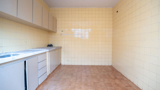 Casa em lote de 500 m2 com mais duas construções a venda Vila Itatiaia, Goiânia, GO - Foto