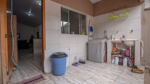 Casa em lote de 500 m2 com mais duas construções a venda Vila Itatiaia, Goiânia, GO - Foto