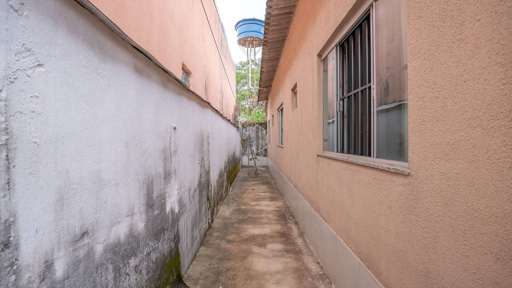 Casa em lote de 500 m2 com mais duas construções a venda Vila Itatiaia, Goiânia, GO - Foto