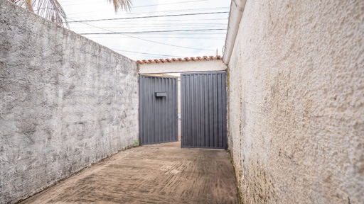 Casa em lote de 500 m2 com mais duas construções a venda Vila Itatiaia, Goiânia, GO - Foto