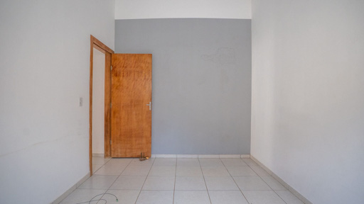 Casa em lote de 500 m2 com mais duas construções a venda Vila Itatiaia, Goiânia, GO - Foto