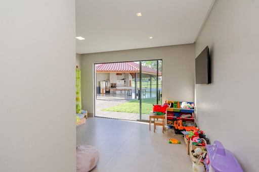 Casa Térrea com 4 quartos para venda ou Locação na Reserva da Coroa no Condomínio Portal do Sol Green em Goiânia - Foto