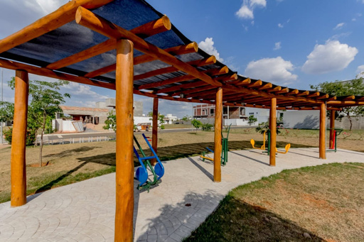 Casa Térrea com 4 quartos para venda ou Locação na Reserva da Coroa no Condomínio Portal do Sol Green em Goiânia - Foto