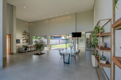Casa Térrea com 4 quartos para venda ou Locação na Reserva da Coroa no Condomínio Portal do Sol Green em Goiânia - Revenda