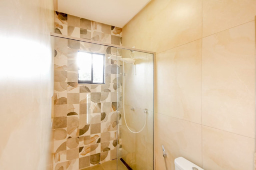 Casa Térrea com 4 quartos para venda ou Locação na Reserva da Coroa no Condomínio Portal do Sol Green em Goiânia - Foto