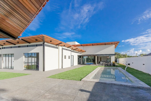 Casa Térrea com 4 quartos para venda ou Locação na Reserva da Coroa no Condomínio Portal do Sol Green em Goiânia - Foto