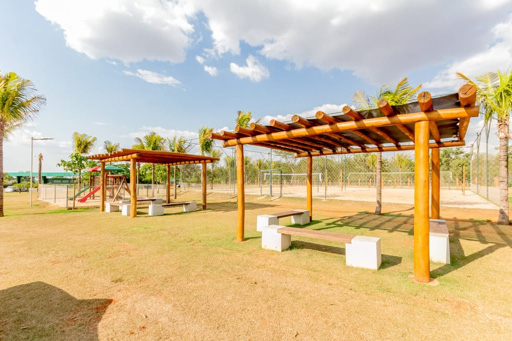 Casa Térrea com 4 quartos para venda ou Locação na Reserva da Coroa no Condomínio Portal do Sol Green em Goiânia - Foto