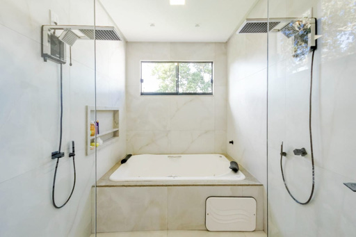 Casa Térrea com 4 quartos para venda ou Locação na Reserva da Coroa no Condomínio Portal do Sol Green em Goiânia - Foto