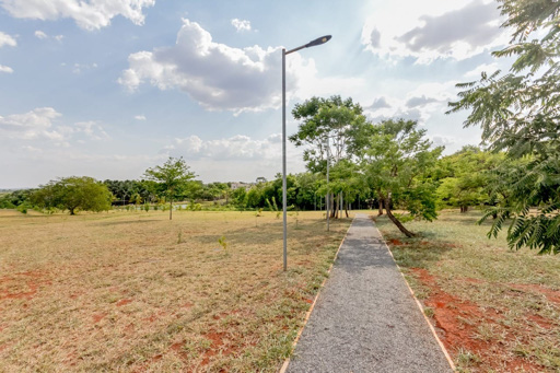 Casa Térrea com 4 quartos para venda ou Locação na Reserva da Coroa no Condomínio Portal do Sol Green em Goiânia - Foto