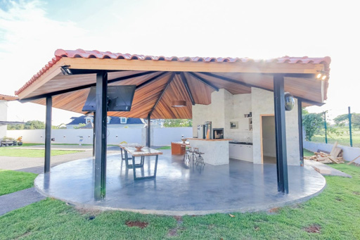 Casa Térrea com 4 quartos para venda ou Locação na Reserva da Coroa no Condomínio Portal do Sol Green em Goiânia - Foto