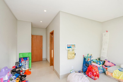 Casa Térrea com 4 quartos para venda ou Locação na Reserva da Coroa no Condomínio Portal do Sol Green em Goiânia - Foto