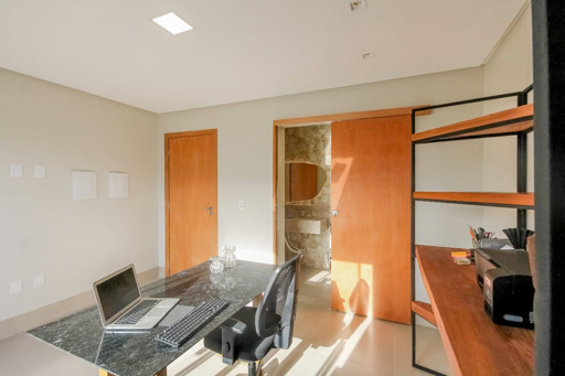 Casa Térrea com 4 quartos para venda ou Locação na Reserva da Coroa no Condomínio Portal do Sol Green em Goiânia - Foto