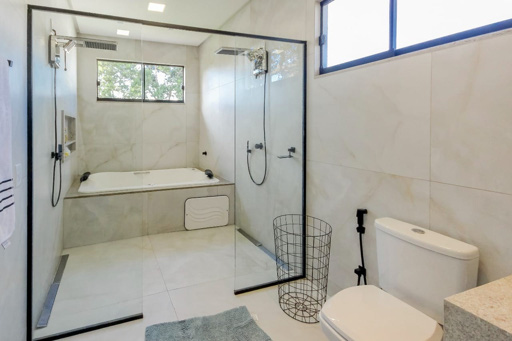 Casa Térrea com 4 quartos para venda ou Locação na Reserva da Coroa no Condomínio Portal do Sol Green em Goiânia - Foto