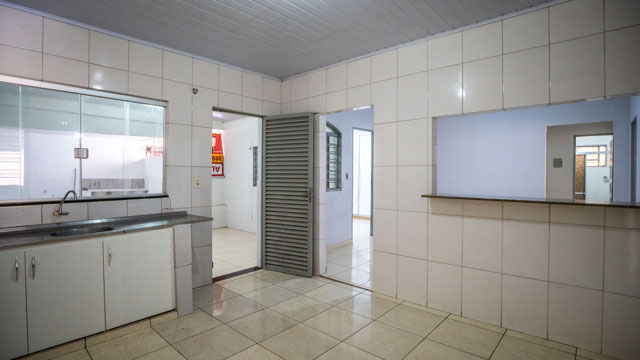 Casa para alugar no Celina Park com 3 quartos e garagem coberta para até 3 carros - Aluguel