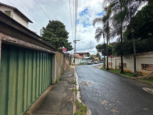 Sobrado 3 suítes Setor Sul ao lado de praça com 270m² e 4 vagas - Foto