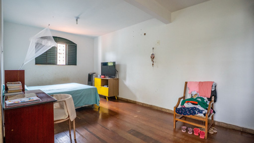 Sobrado 3 suítes Setor Sul ao lado de praça com 270m² e 4 vagas - Foto
