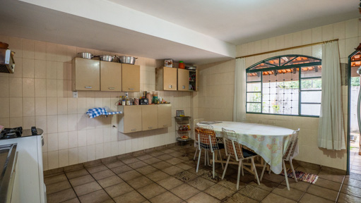 Sobrado 3 suítes Setor Sul ao lado de praça com 270m² e 4 vagas - Foto