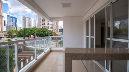 Apartamento com 3 suítes completas andar baixo ao lado da Praça do Ipê no Setor Bueno - Foto