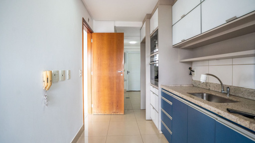 Apartamento com 3 suítes completas andar baixo ao lado da Praça do Ipê no Setor Bueno - Foto