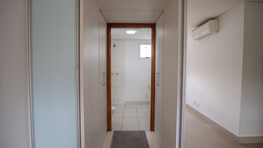 Apartamento com 3 suítes completas andar baixo ao lado da Praça do Ipê no Setor Bueno - Foto