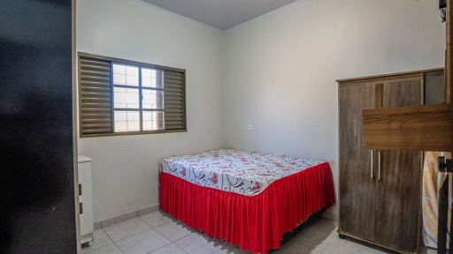 Casa com terreno de 324m² e espaço para 6 carros em Bom Jesus de Goiás - Foto