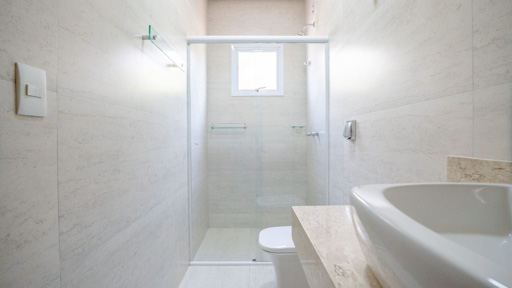 Casa térrea para locação no Portal do Sol Green | 4 suítes, piscina aquecida e pronta para morar - Foto