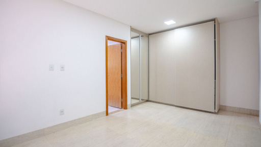 Casa térrea para locação no Portal do Sol Green | 4 suítes, piscina aquecida e pronta para morar - Foto