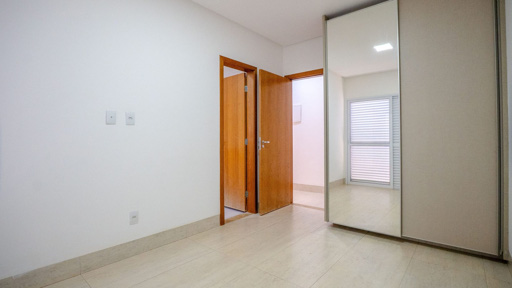 Casa térrea para locação no Portal do Sol Green | 4 suítes, piscina aquecida e pronta para morar - Foto