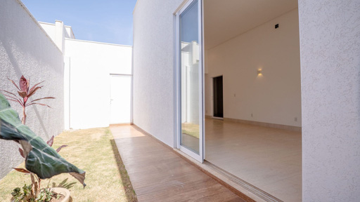 Casa térrea para locação no Portal do Sol Green | 4 suítes, piscina aquecida e pronta para morar - Foto