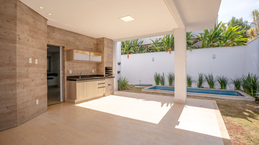 Casa térrea para locação no Portal do Sol Green | 4 suítes, piscina aquecida e pronta para morar - Foto