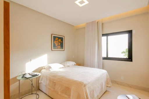 Casa 4 suítes a venda no condomínio fechado Portal do Sol Green em Goiânia. - Foto