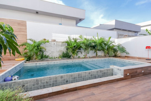 Casa 4 suítes a venda no condomínio fechado Portal do Sol Green em Goiânia. - Foto