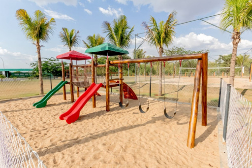 Casa 4 suítes a venda no condomínio fechado Portal do Sol Green em Goiânia. - Foto