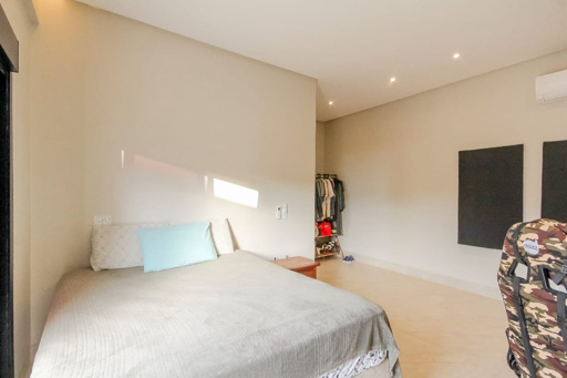 Casa 4 suítes a venda no condomínio fechado Portal do Sol Green em Goiânia. - Foto