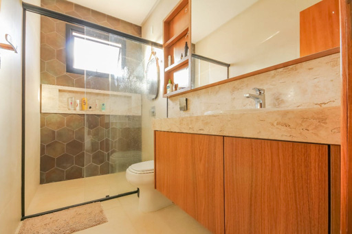 Casa 4 suítes a venda no condomínio fechado Portal do Sol Green em Goiânia. - Foto