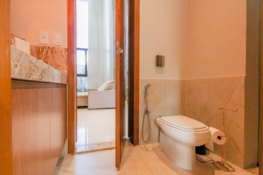 Casa 4 suítes a venda no condomínio fechado Portal do Sol Green em Goiânia. - Foto
