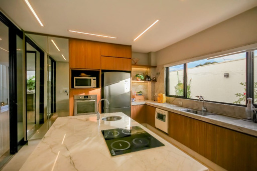 Casa 4 suítes a venda no condomínio fechado Portal do Sol Green em Goiânia. - Foto