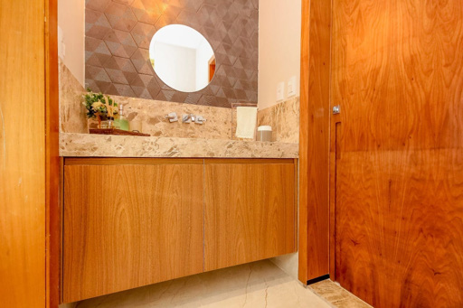 Casa 4 suítes a venda no condomínio fechado Portal do Sol Green em Goiânia. - Foto