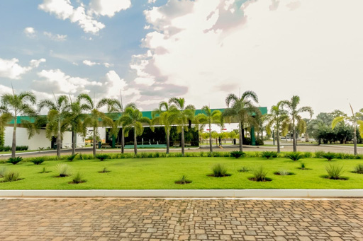 Casa 4 suítes a venda no condomínio fechado Portal do Sol Green em Goiânia. - Foto