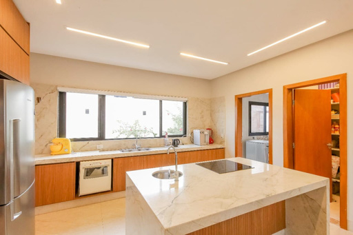 Casa 4 suítes a venda no condomínio fechado Portal do Sol Green em Goiânia. - Foto